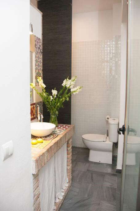 Beautiful Silent Apartment Private Parking เซบีญา ภายนอก รูปภาพ