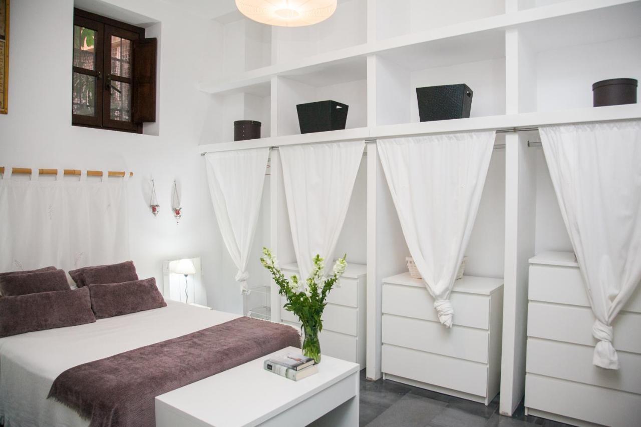 Beautiful Silent Apartment Private Parking เซบีญา ภายนอก รูปภาพ
